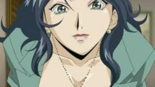 Une blonde pulpeuse hurle de plaisir