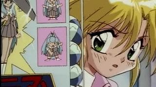 Une jeune blonde portée sur la luxure.